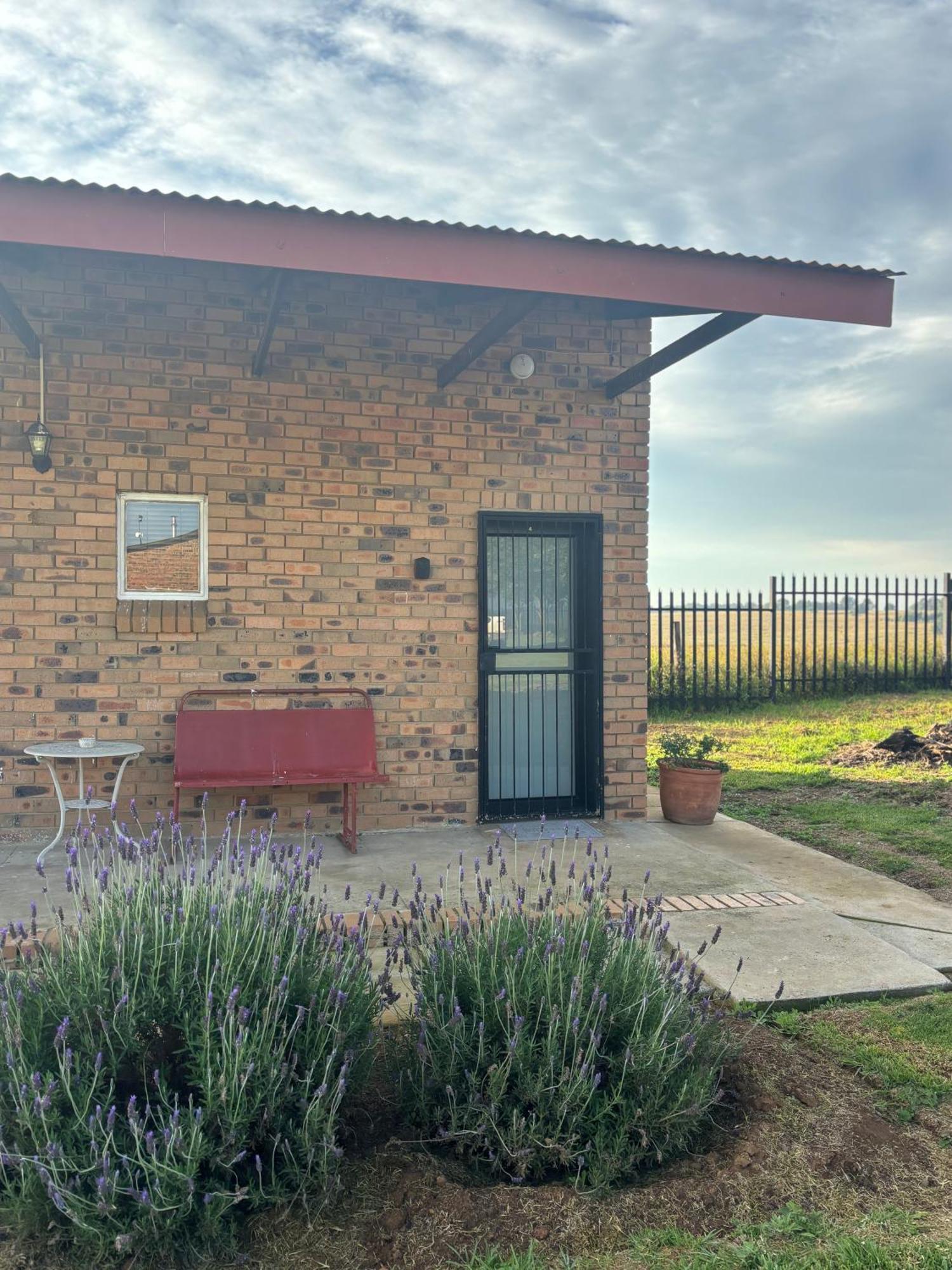 Dewdrop Farm Stay Ermelo Exterior foto